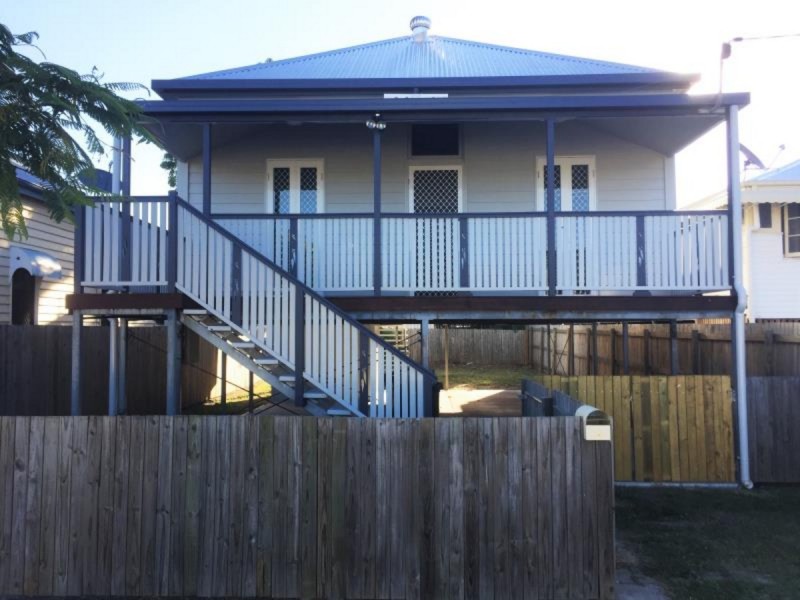 290 East Street, Depot Hill QLD 4700